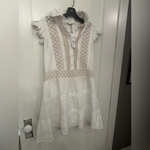 Alice + Olivia Dresses & Skirts - Alice + Olivia White Embroidered Ruffle Sleeve Dress